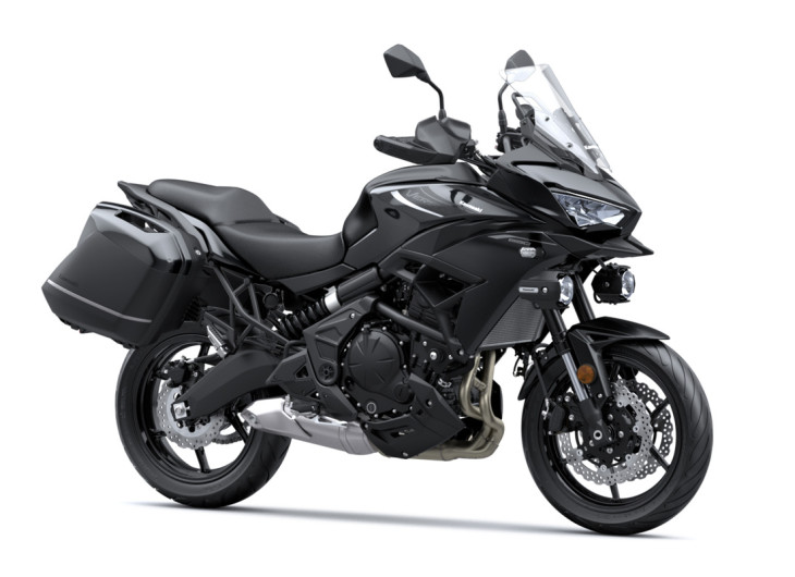 Пакет SE Tourer+ Versys 650 Metallic Spark Black / Metallic Matte Carbon Gray