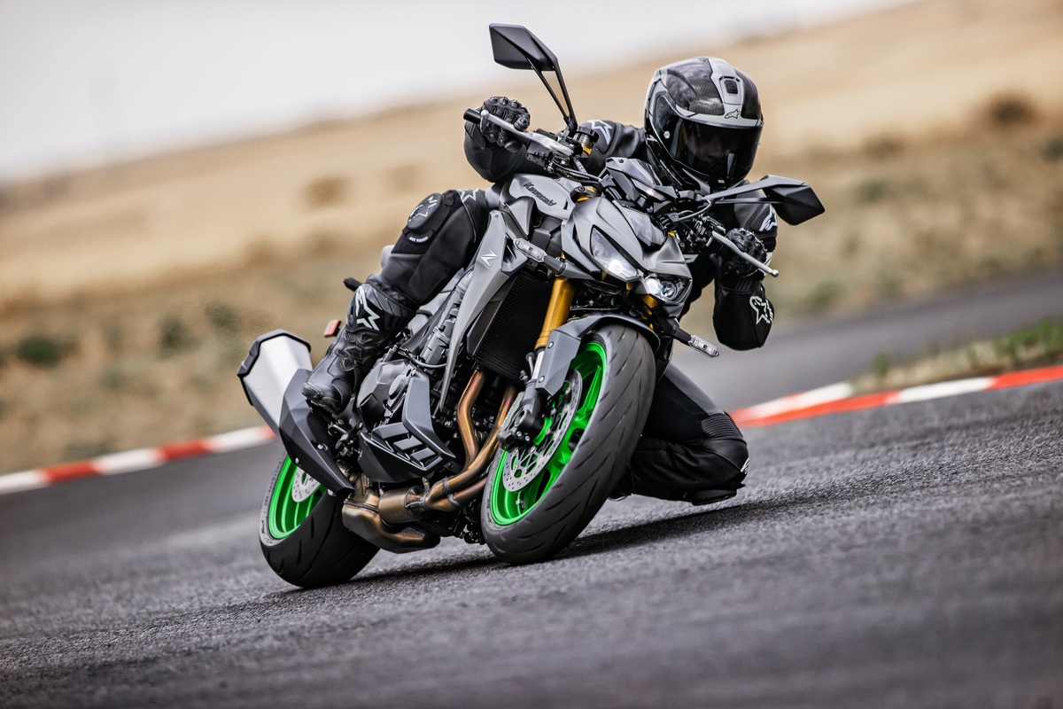 Z1100 2026